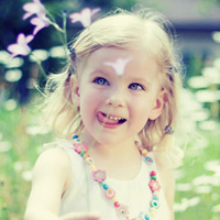 Beautiful European and American beautiful and cute little girl avatar pictures