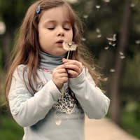 Beautiful European and American beautiful and cute little girl avatar pictures