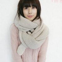 Beautiful pictures of girls with winter scarves and beautiful avatars