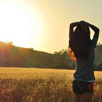 Fresh and good-looking girl avatars, beautiful sunny and quiet pictures