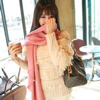 Avatar picture of beautiful girl wearing scarf in winter