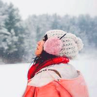 Avatar picture of beautiful girl wearing scarf in winter