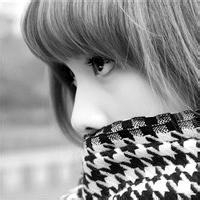 Avatar picture of beautiful girl wearing scarf in winter