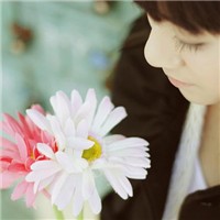 Nice, fresh and beautiful girl avatar with flower pictures