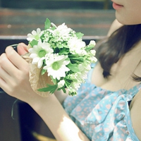 Nice, fresh and beautiful girl avatar with flower pictures