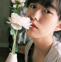 Nice, fresh and beautiful girl avatar with flower pictures