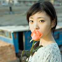 Nice, fresh and beautiful girl avatar with flower pictures