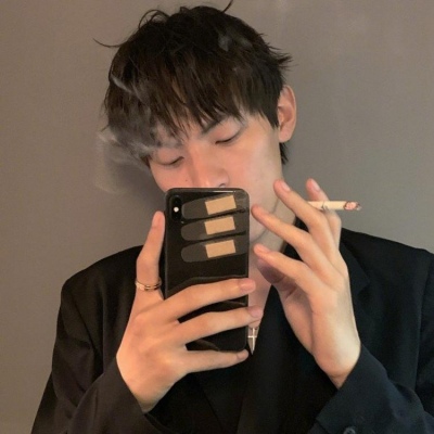 Wechat avatar of decadent and mournful degenerate boy