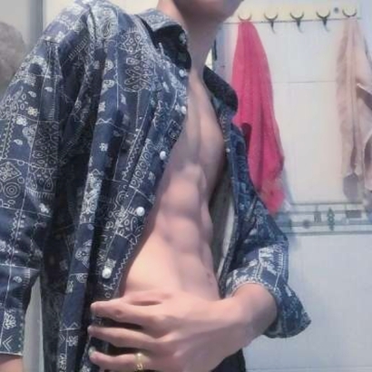 High-definition handsome and realistic abdominal muscle photo avatar