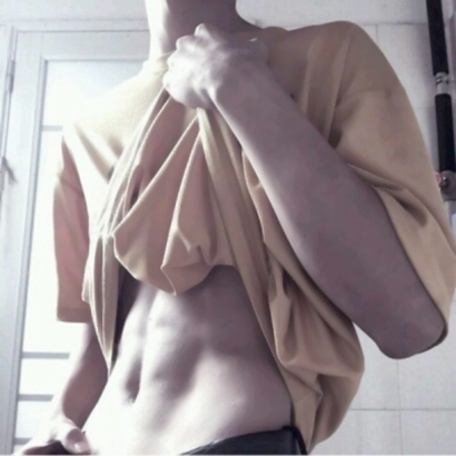 High-definition handsome and realistic abdominal muscle photo avatar