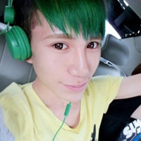 WeChat avatar photo of a 20-year-old handsome boy