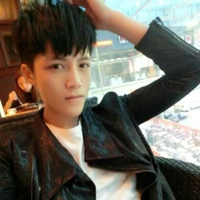 WeChat avatar photo of a 20-year-old handsome boy