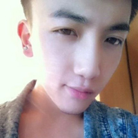 WeChat avatar photo of a 20-year-old handsome boy