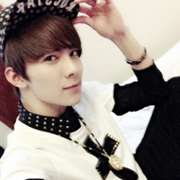 Fashionable QQ avatar pictures of handsome boys wearing hats