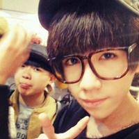 Fashionable QQ avatar pictures of handsome boys wearing hats