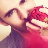 A complete collection of QQ avatar pictures of boys holding roses in hand