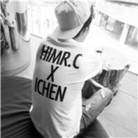 QQ avatar boy's back, handsome and cool black and white picture