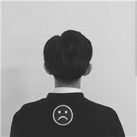 QQ avatar boy's back, handsome and cool black and white picture