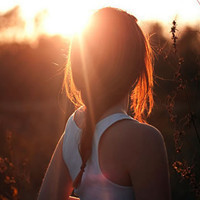 Beautiful sunset artistic conception qq avatar girl picture