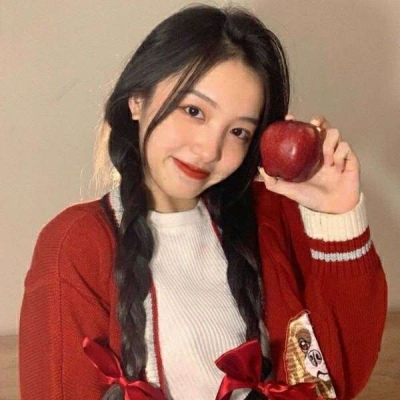 High-definition red 2021 WeChat zodiac year avatar girl picture