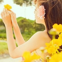 Fresh avatar picture of a girl wearing flowers on her head