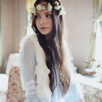 Fresh avatar picture of a girl wearing flowers on her head