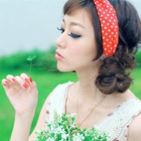 Simple and good-looking QQ girl avatars, elegant and forest pictures