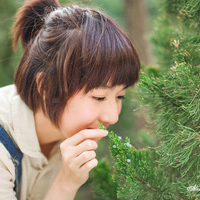 The qq avatar of the beautiful forest girl is fresh, natural and beautiful