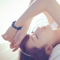 Fresh and beautiful pictures of good-looking girls' avatars lying down