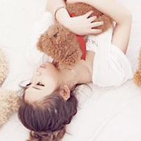 Fresh and beautiful pictures of good-looking girls' avatars lying down