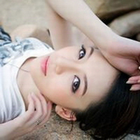 Fresh and beautiful pictures of good-looking girls' avatars lying down