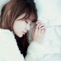 Fresh and beautiful pictures of good-looking girls' avatars lying down