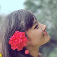 Beautiful little fresh avatar pictures of girls with beautiful flowers on their heads