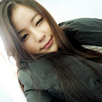 Good-looking QQ girl avatars, two pictures of best friends, one person and one picture