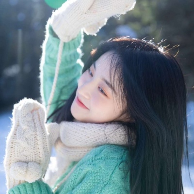 High-definition beautiful and fresh snow scene winter limited female head picture