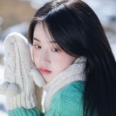 High-definition, fresh and beautiful winter girls' beautiful qq avatar pictures