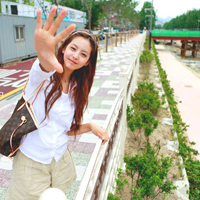 QQ avatar girl is lively and cheerful