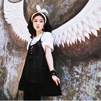 QQ avatar girl is lively and cheerful