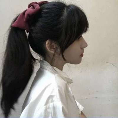 High-definition and clean white QQ girl avatar pictures