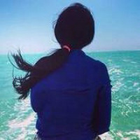 Fresh artistic conception, back view of the sea, girl's avatar