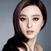 Beautiful off-shoulder QQ girl avatar pictures