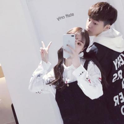 A collection of real avatars of couples showing affection in a low-key manner. A collection of beautiful and sweet high-definition WeChat avatars.