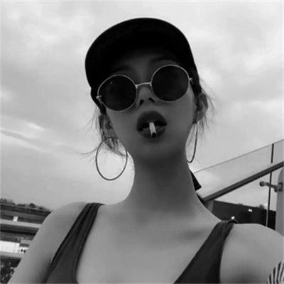 2022 personality avatar girls are domineering and cold. A collection of super beautiful black and white WeChat pictures of girls.