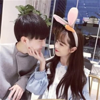 Super sweet high-definition real-person pictures of couples, a collection of two romantic WeChat pictures of a beautiful couple