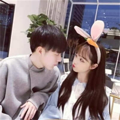 Super sweet high-definition real-person pictures of couples, a collection of two romantic WeChat pictures of a beautiful couple