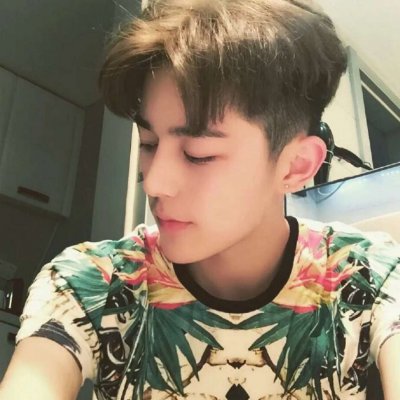 The avatar of a boy is domineering and cold, a real handsome guy. A collection of high-definition WeChat avatar pictures of temperamental boys.