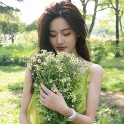 Classy womens WeChat avatars bring good luck, pure and beautiful girls real-life HD avatar pictures