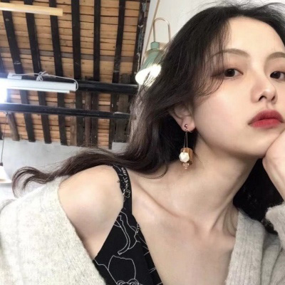 The avatar has a simple and cool personality. The ultra-clear avatar of the girl is stunning. A collection of domineering girls WeChat avatars.