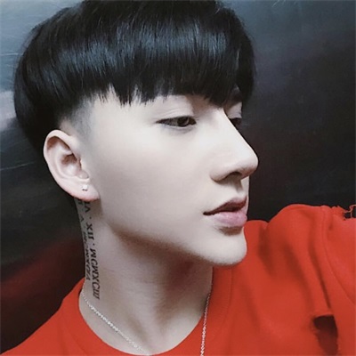 WeChat avatar: Domineering and cold-hearted boy's real person avatar. Super handsome boy's fashionable WeChat avatar picture collection