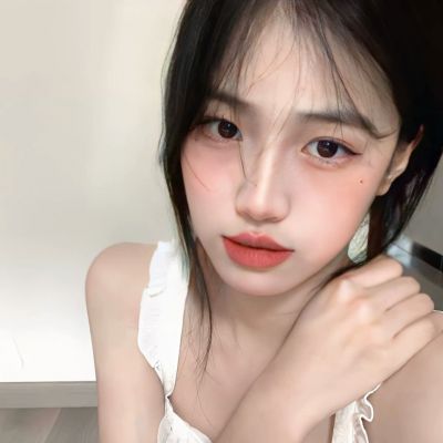 Sad pictures of girls that are very popular on the Internet. Pure and beautiful girls real-life WeChat avatars.